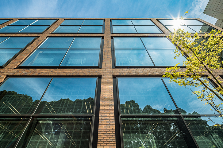 KOMAZAWA UNIVERSITY LIBRARY