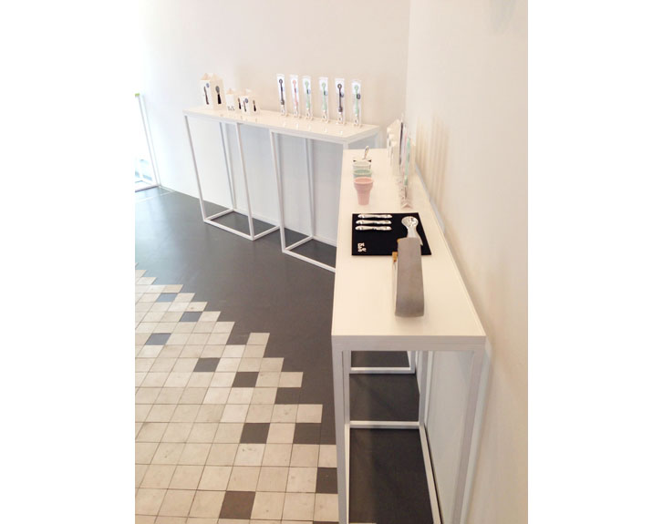 GRID TABLE -LEMNOS TOKYO SHOWROOM-